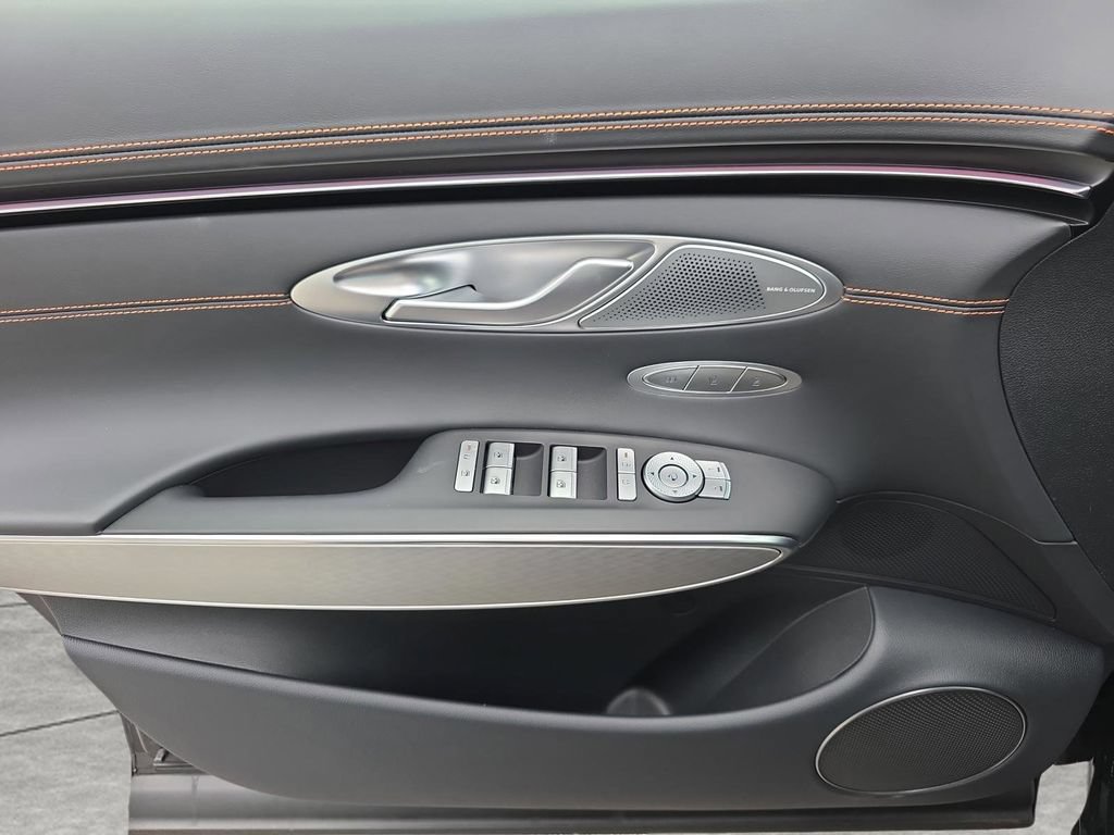 New 2026 Genesis GV70 2.5T Sport Prestige AWD/4WD image 15
