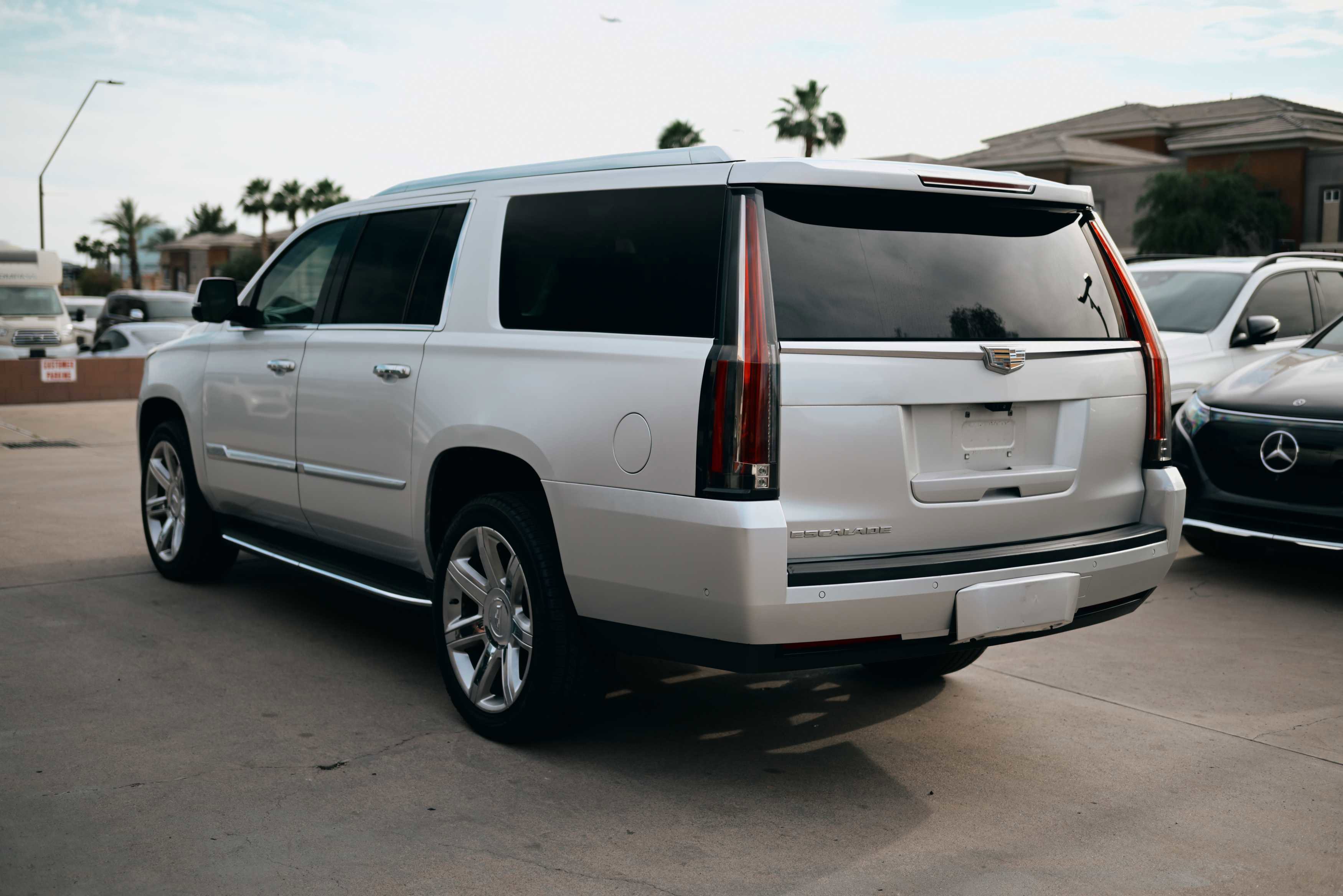 Used 2019 Cadillac Escalade ESV Luxury image 5