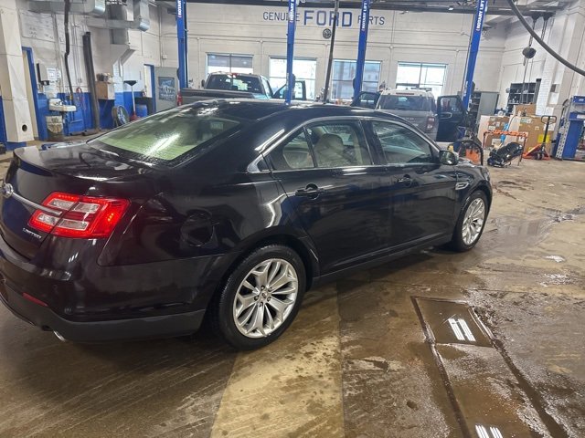 Used 2019 Ford Taurus Limited image 4