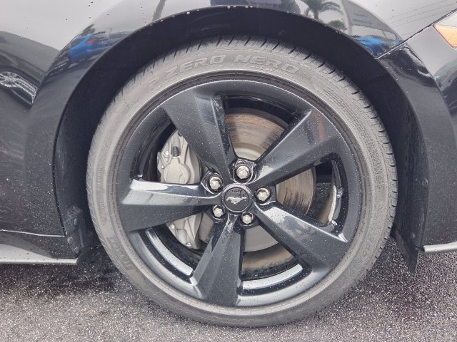 Used 2022 Ford Mustang GT w/ Black Accent Package RWD image 9
