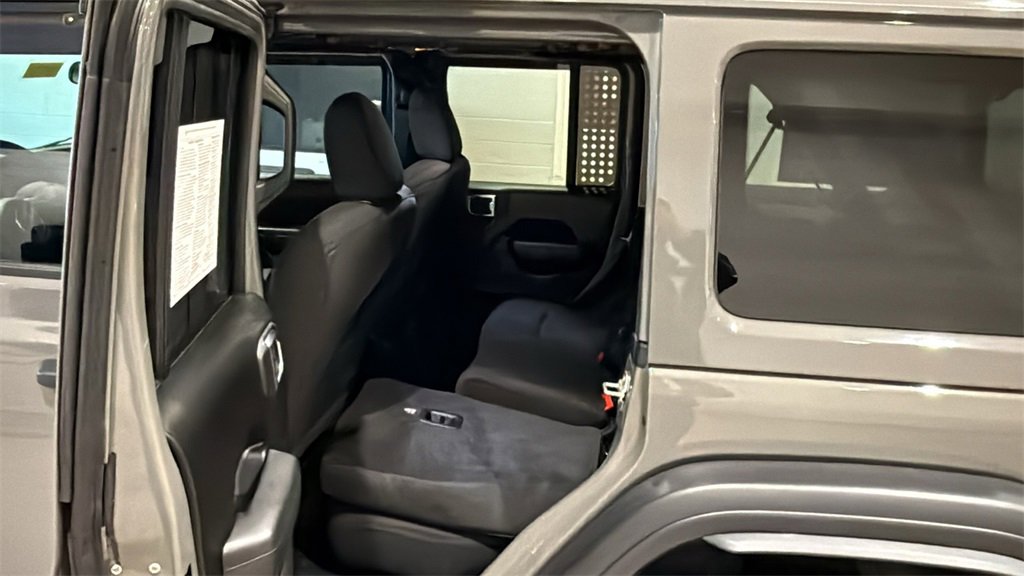 Used 2022 Jeep Wrangler Unlimited Sport image 19