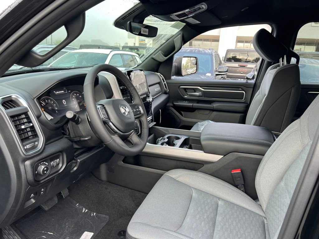 New 2026 RAM 1500 4x4 Crew Cab image 30