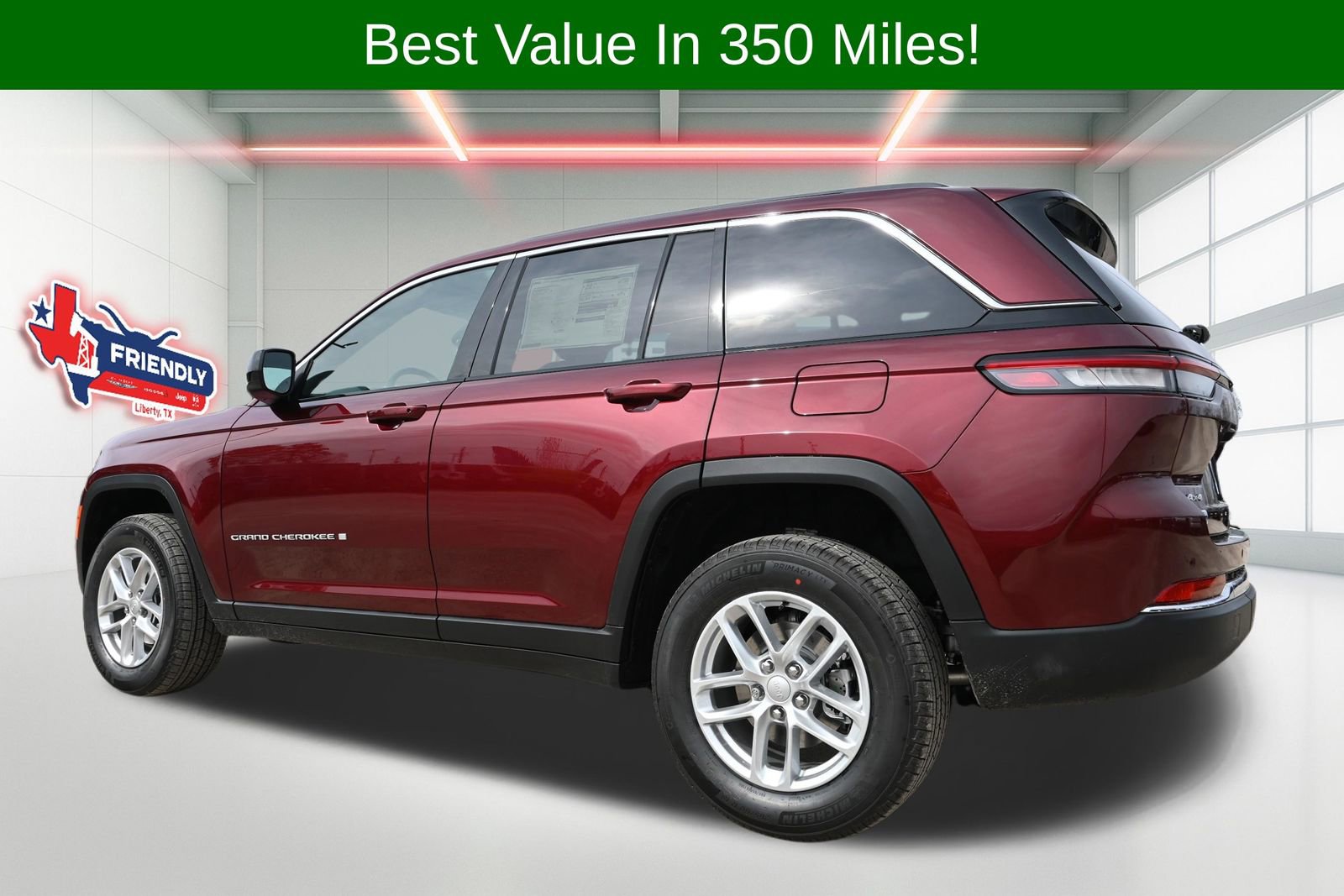 New 2026 Jeep Grand Cherokee Laredo image 2