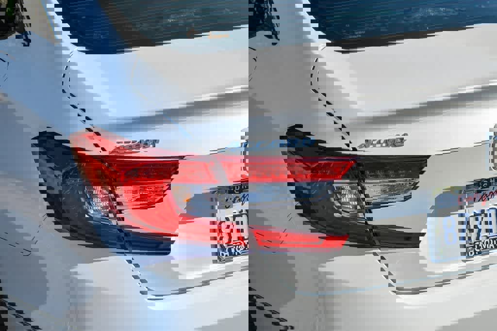 Used 2019 Honda Accord Touring image 9