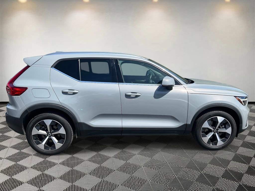 Certified 2025 Volvo XC40 B5 Core w/ Protection Package Premier image 2