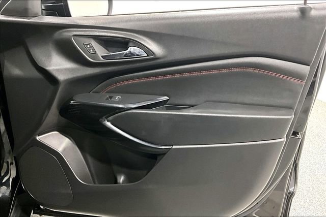 Used 2025 Chevrolet Trax RS image 29