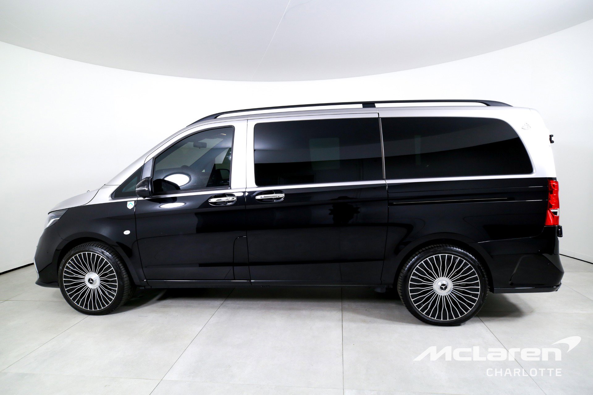 Used 2023 Mercedes-Benz Metris Passenger image 5