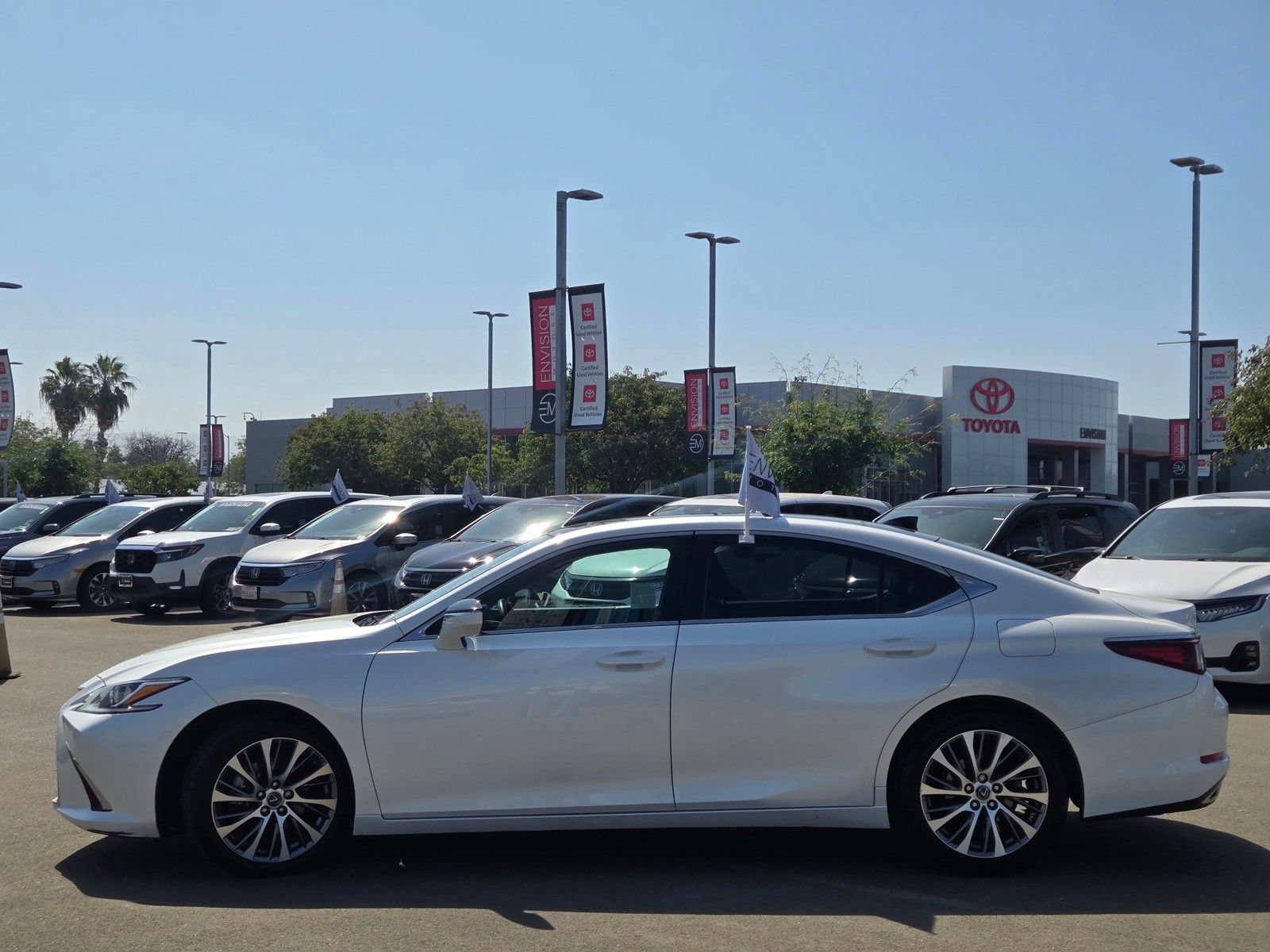 Used 2020 Lexus ES 350 w/ Premium Package FWD image 4