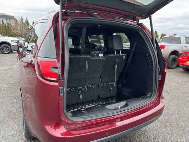 Used 2021 Chrysler Pacifica Touring w/ S Appearance Package image 17