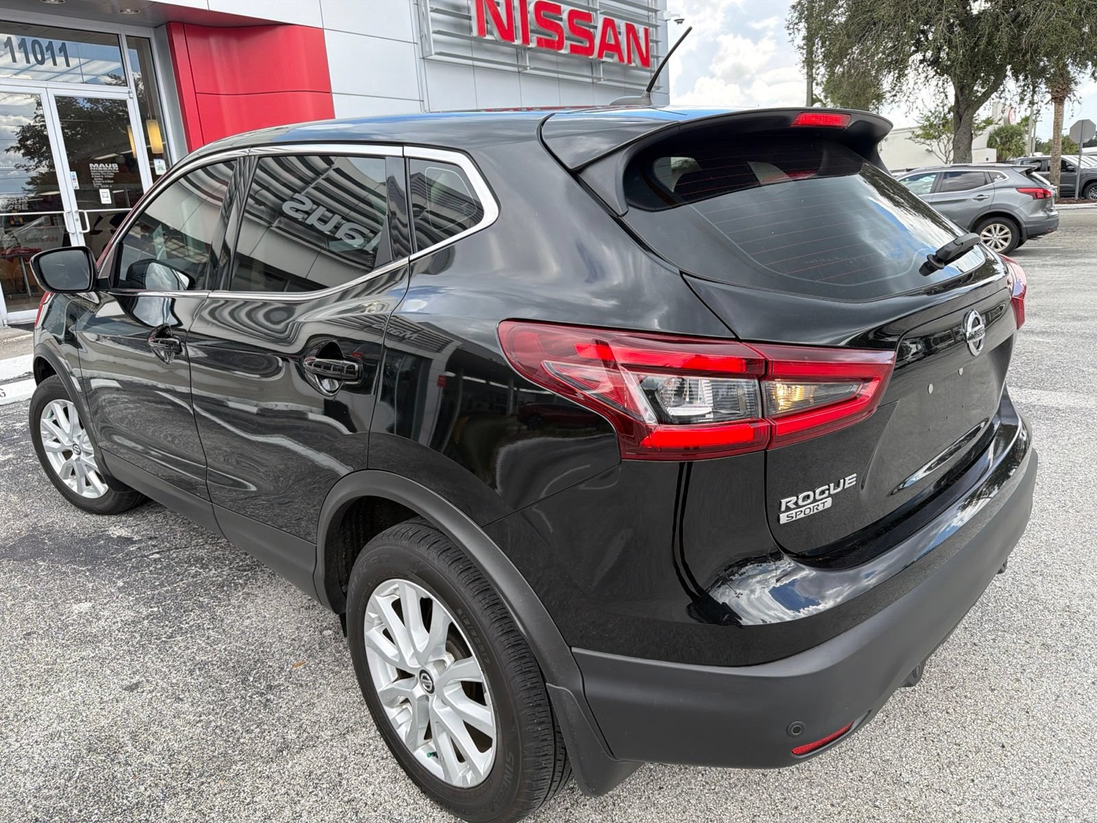 Certified 2022 Nissan Rogue Sport S FWD image 4