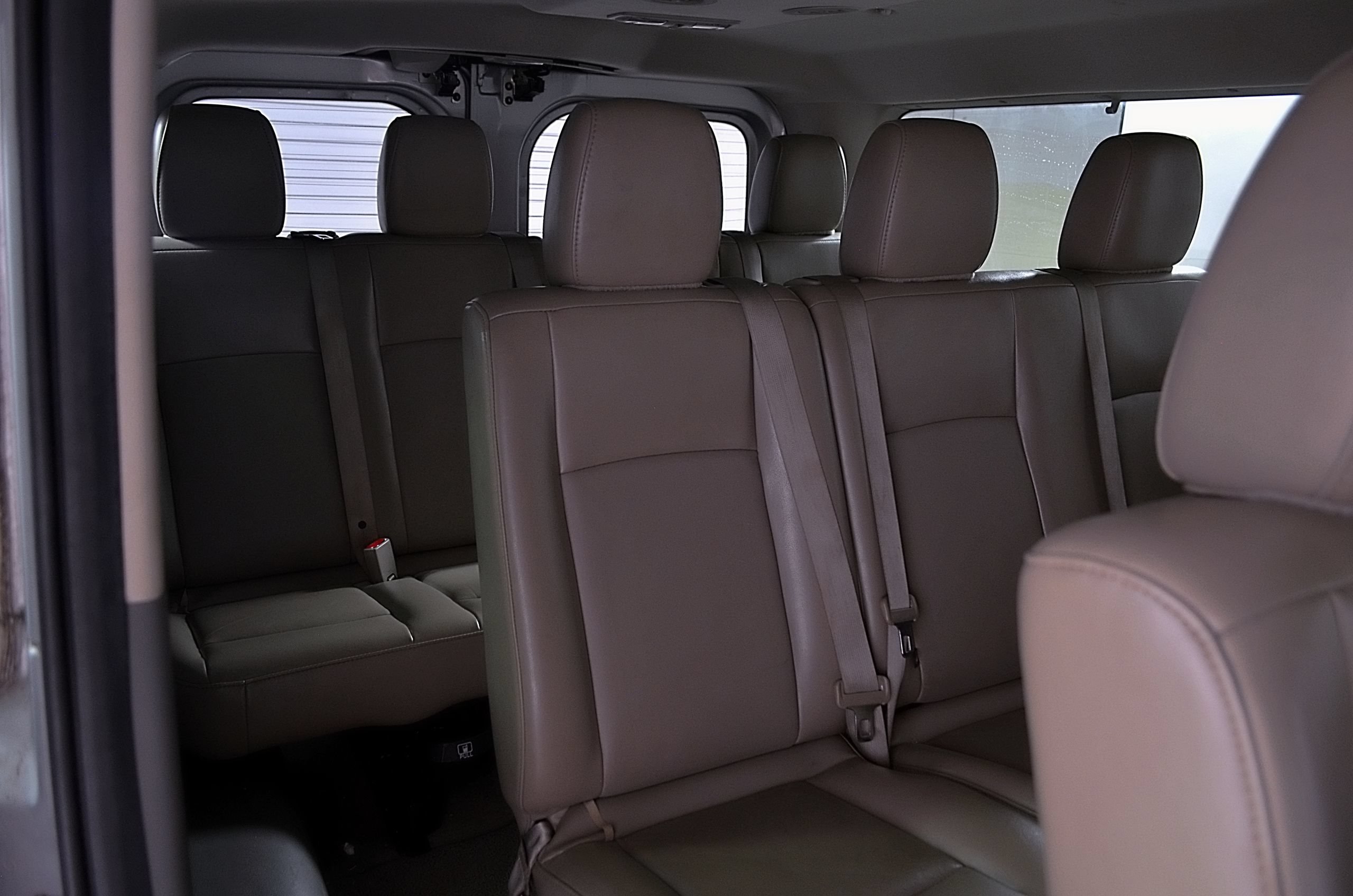 Used 2017 Nissan NV 3500 SL RWD image 21