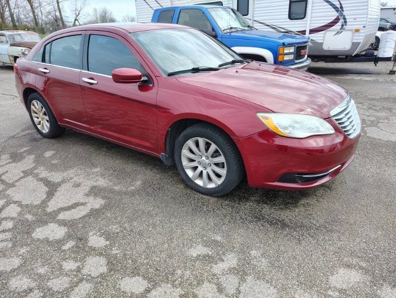 Used 2011 Chrysler 200 Touring image 2