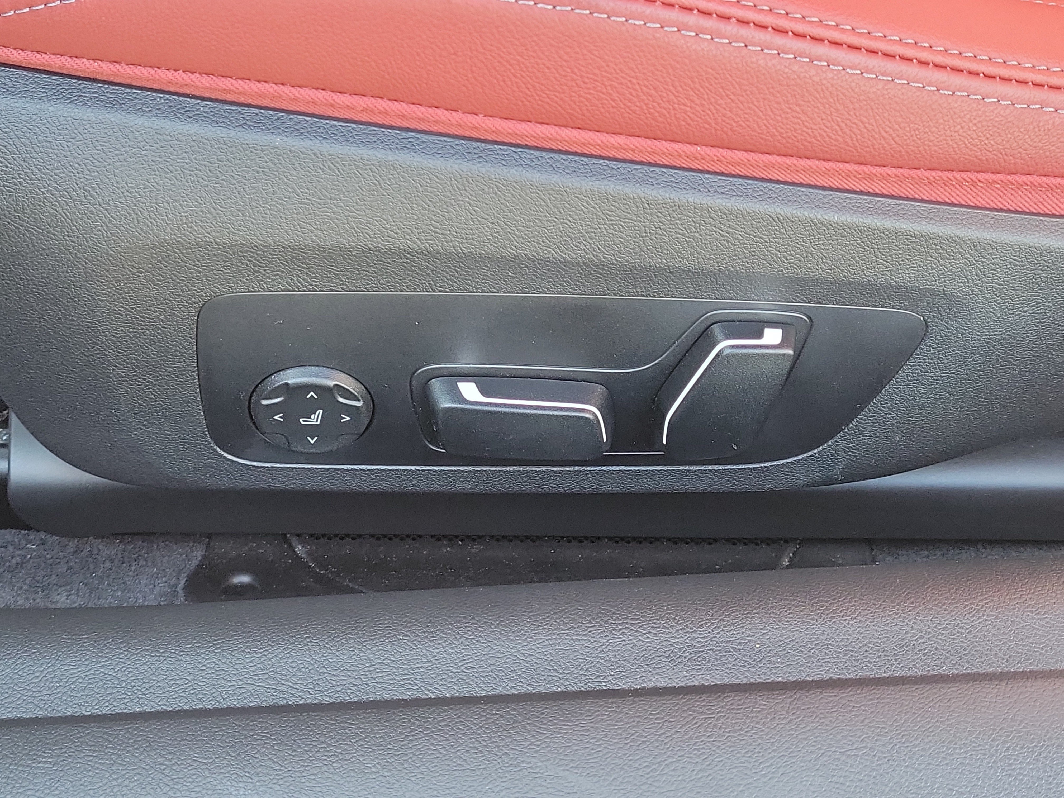 Used 2026 BMW M440i Convertible RWD image 19