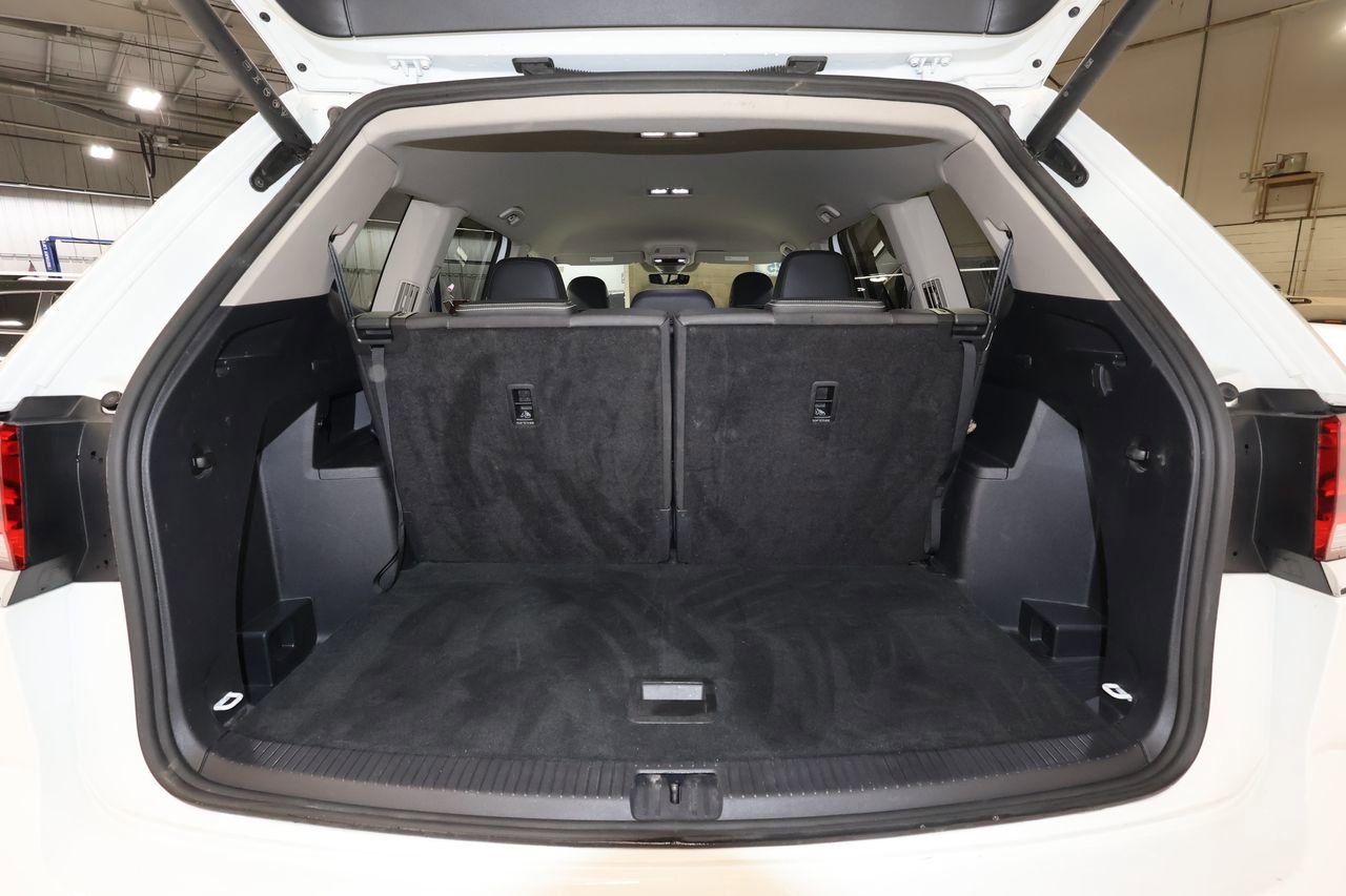 Used 2025 Volkswagen Atlas SE FWD image 24