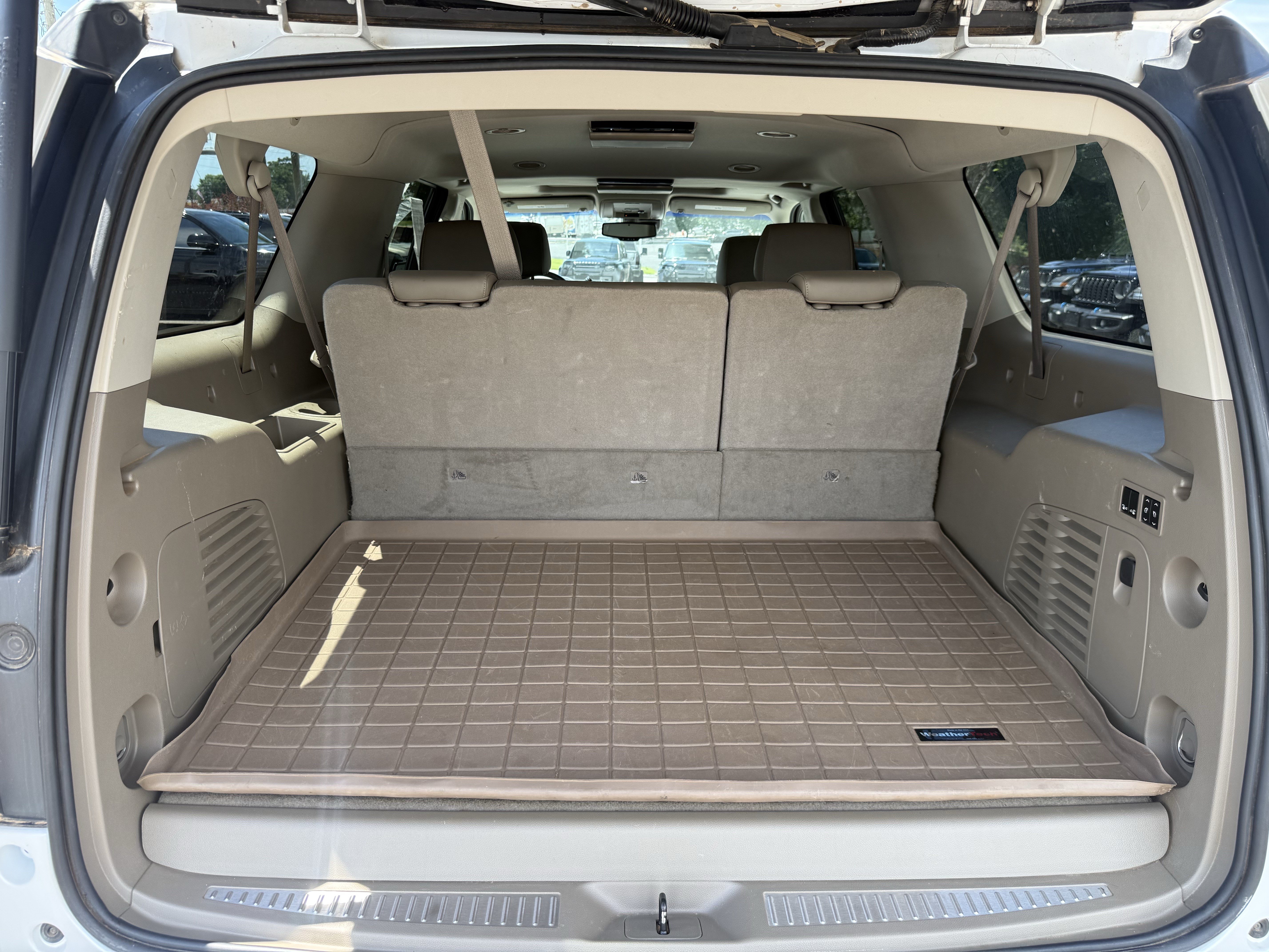 Used 2016 Chevrolet Suburban LTZ RWD image 35