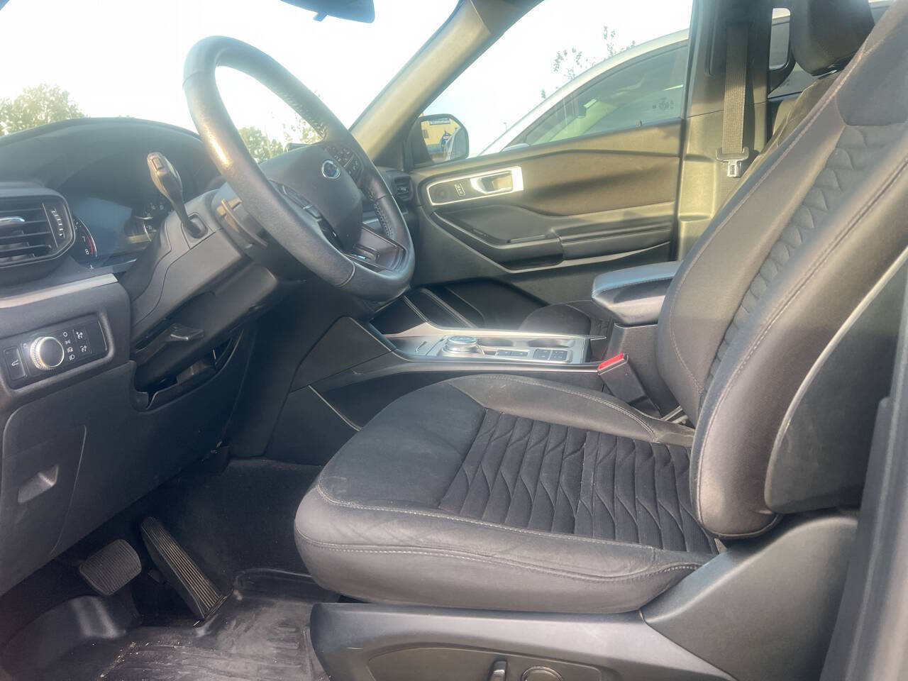 Used 2020 Ford Explorer XLT RWD image 9