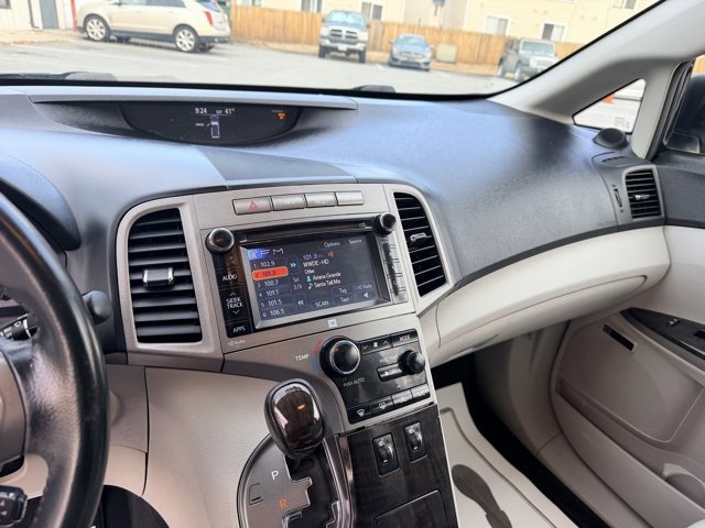 Used 2013 Toyota Venza XLE image 22