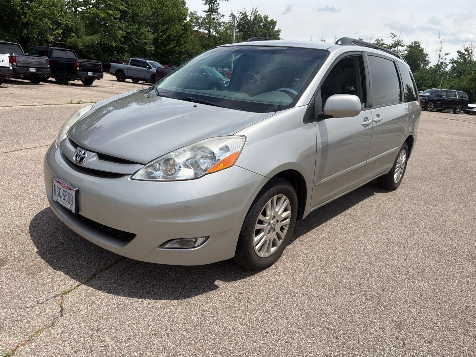 Used 2010 Toyota Sienna XLE FWD image 6