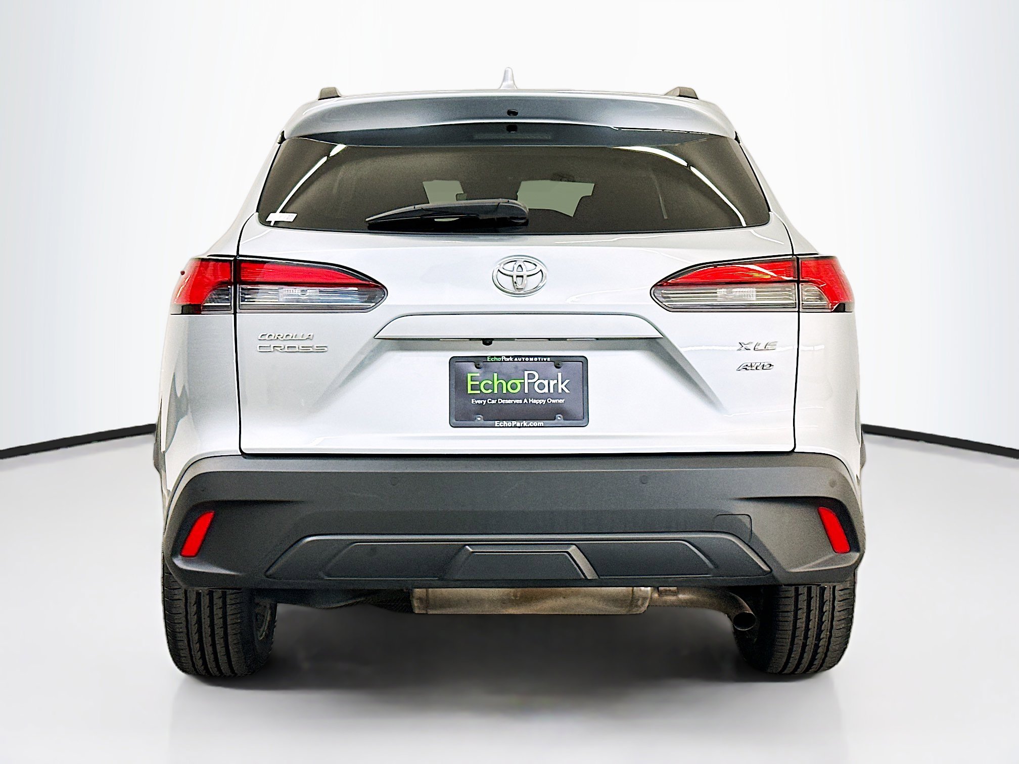 Used 2024 Toyota Corolla Cross XLE w/ Convenience Package image 7