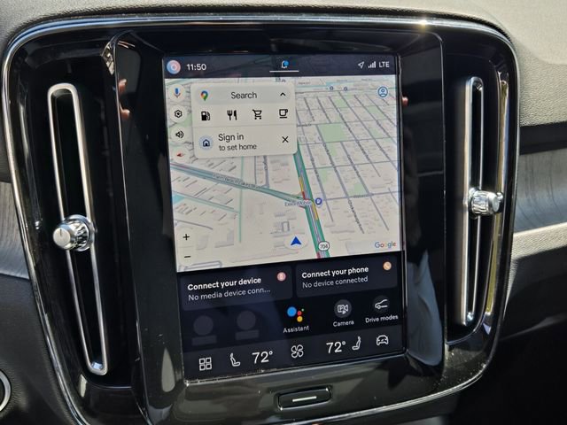 Certified 2023 Volvo XC40 B4 Plus w/ Protection Package Premier image 18