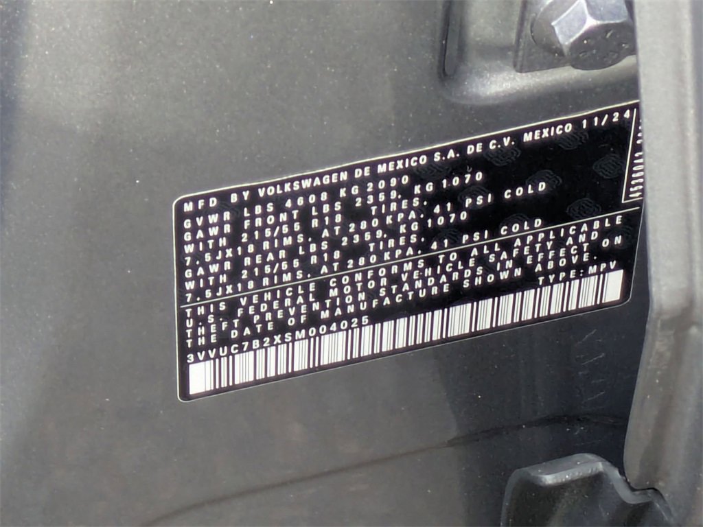 Used 2025 Volkswagen Taos SE image 38