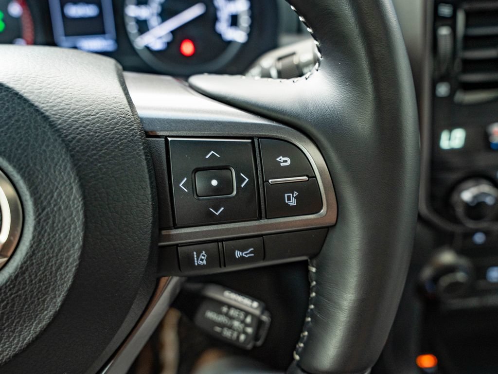 Certified 2023 Lexus GX 460 w/ Black Line Special Edition AWD/4WD image 29