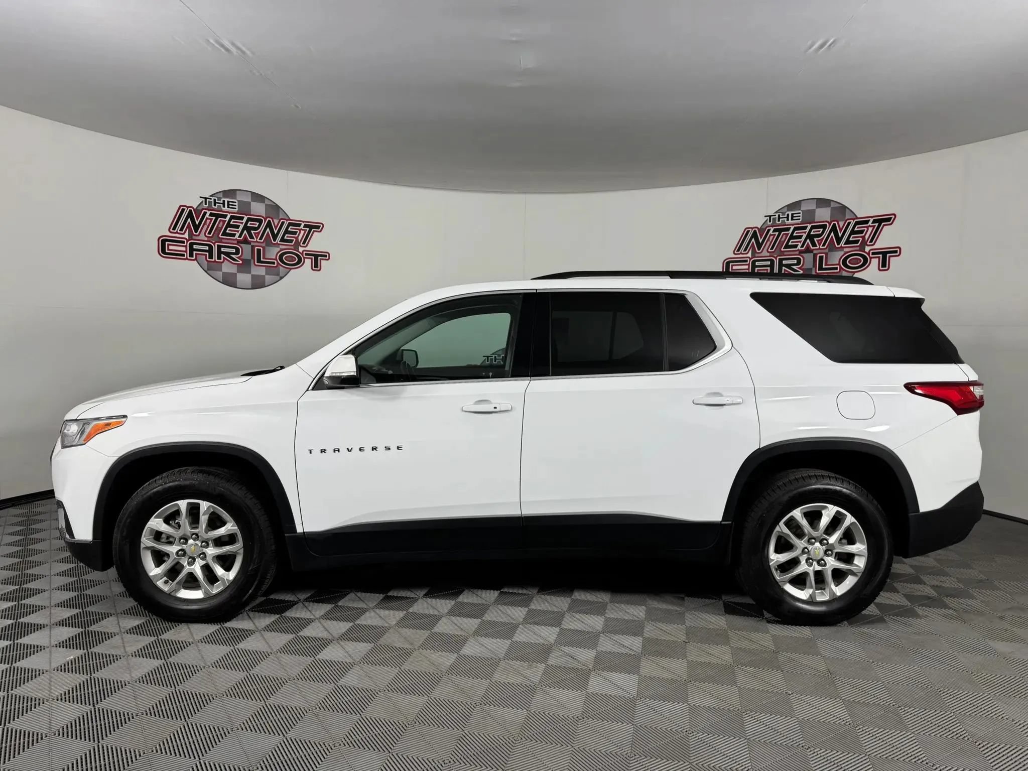 Used 2021 Chevrolet Traverse LT AWD/4WD image 4