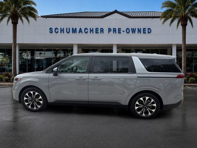 Used 2024 Kia Carnival EX FWD image 4