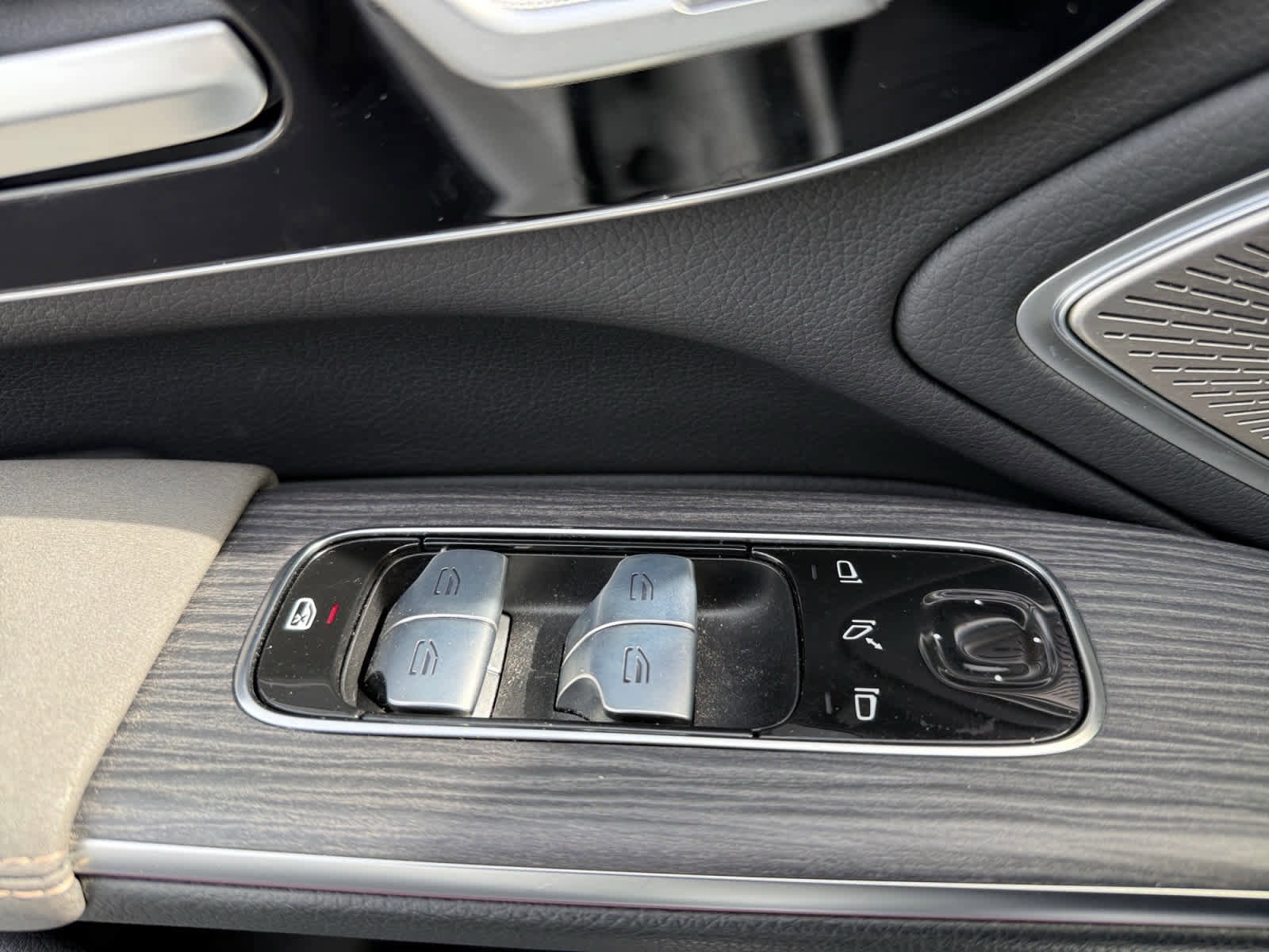 Certified 2022 Mercedes-Benz EQS 580 4MATIC Sedan image 24