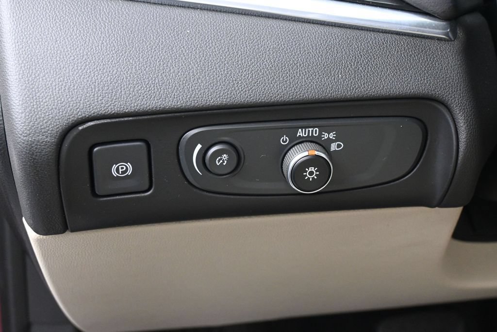 Used 2020 Buick Enclave Essence FWD image 16