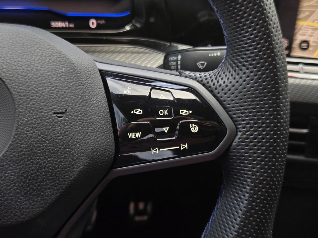 Used 2022 Volkswagen Golf R AWD/4WD image 25