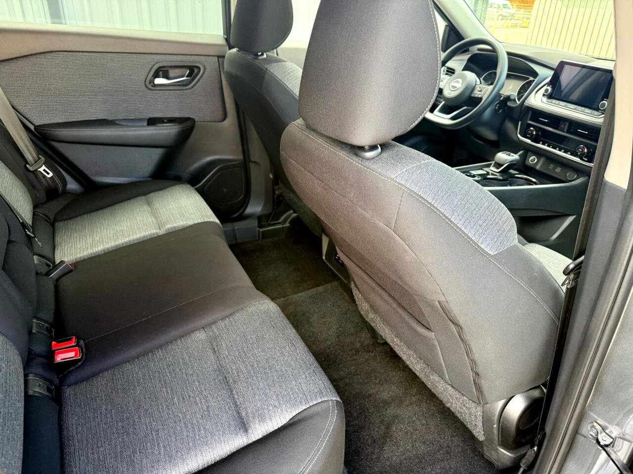 Used 2023 Nissan Rogue SV image 12
