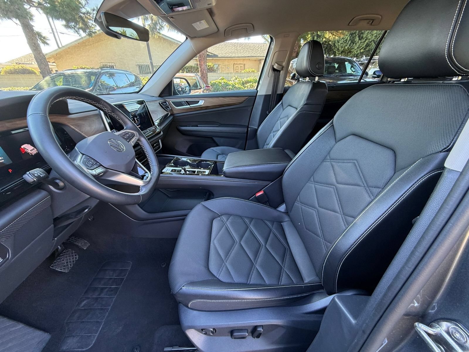 Used 2025 Volkswagen Atlas SE AWD/4WD image 26