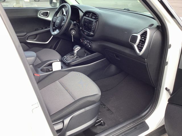 Used 2024 Kia Soul LX w/ Option Group 015 FWD image 34