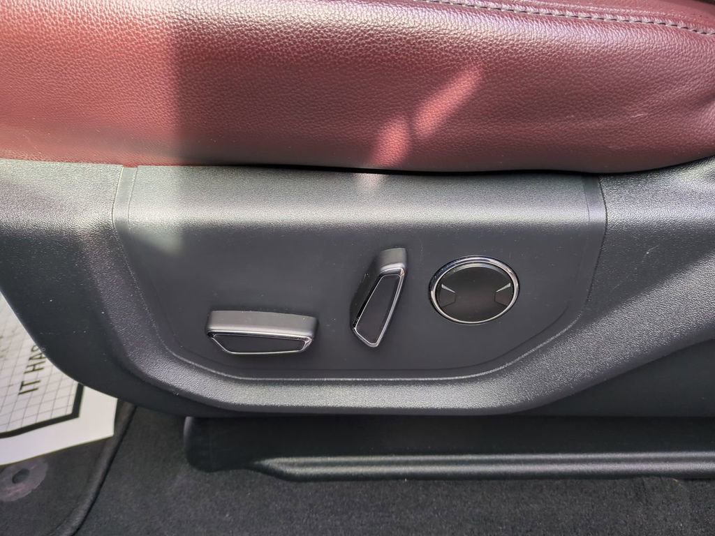 Used 2024 Ford Expedition Limited image 19