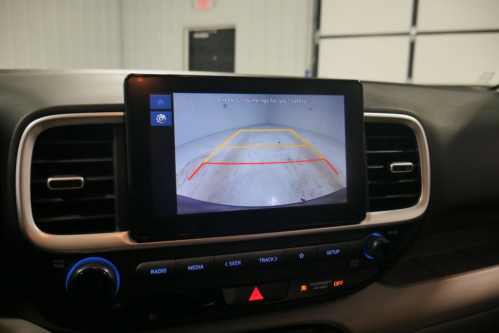 Used 2024 Hyundai Venue SEL image 22