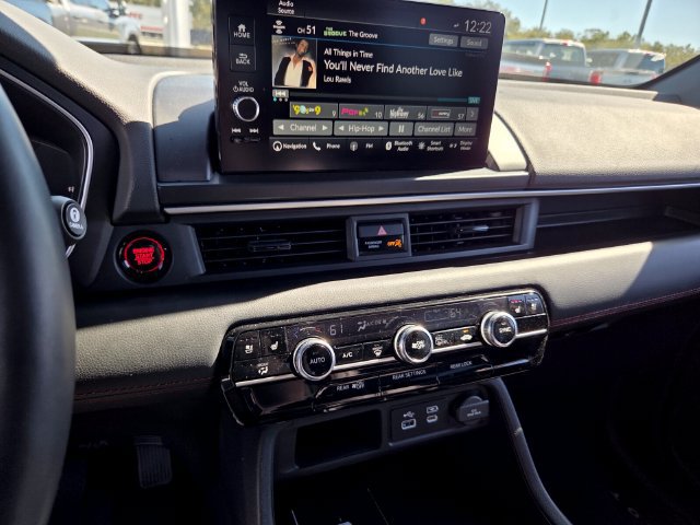 Used 2025 Honda Pilot Black Edition image 25