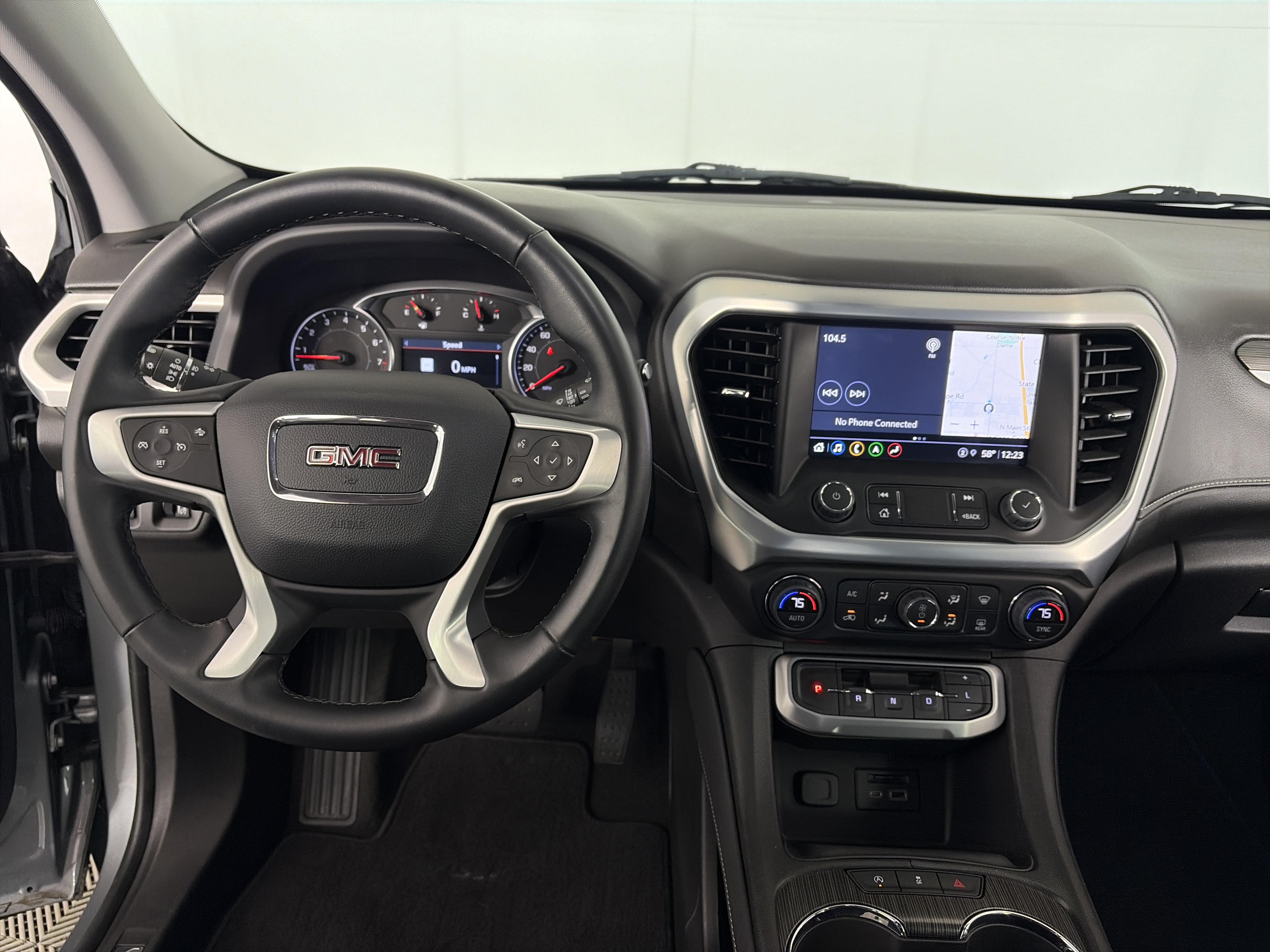 Certified 2023 GMC Acadia SLT AWD/4WD image 3