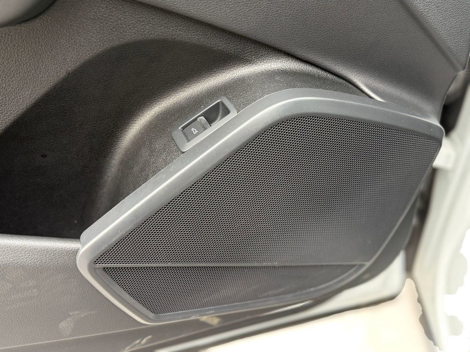 Certified 2025 Audi Q5 2.0T Premium w/ Convenience Plus Package image 24