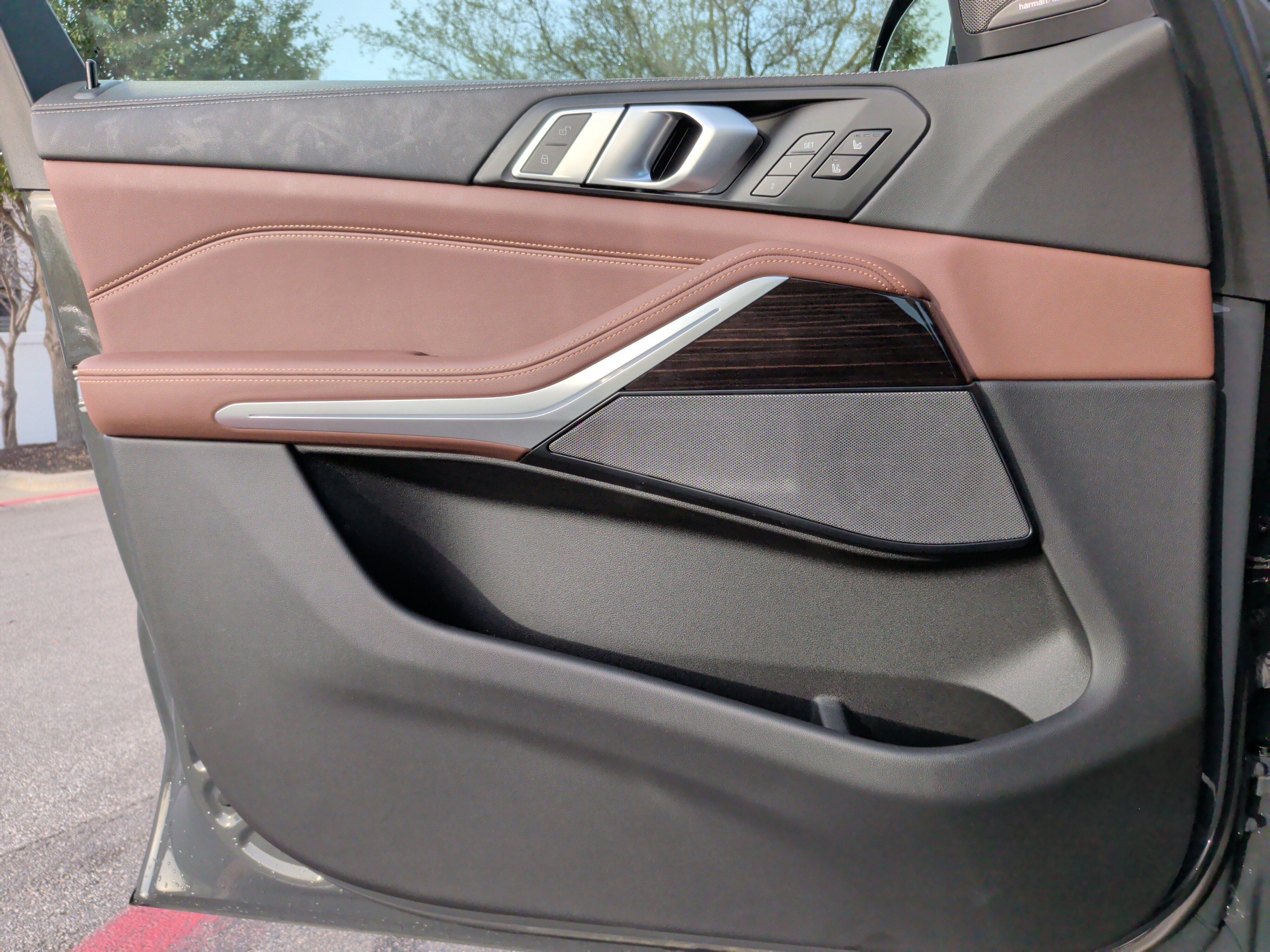 Certified 2025 BMW X5 M60i w/ Climate Comfort Package image 28