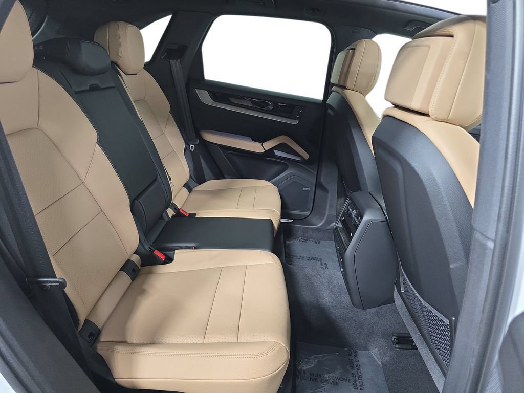 Certified 2026 Porsche Cayenne AWD/4WD image 26