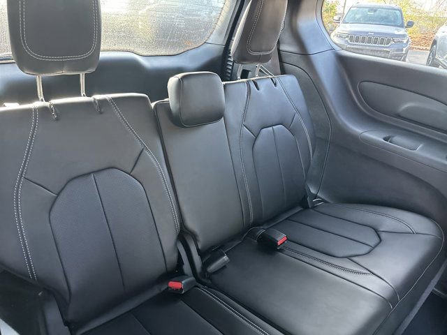 New 2026 Chrysler Pacifica Select image 16