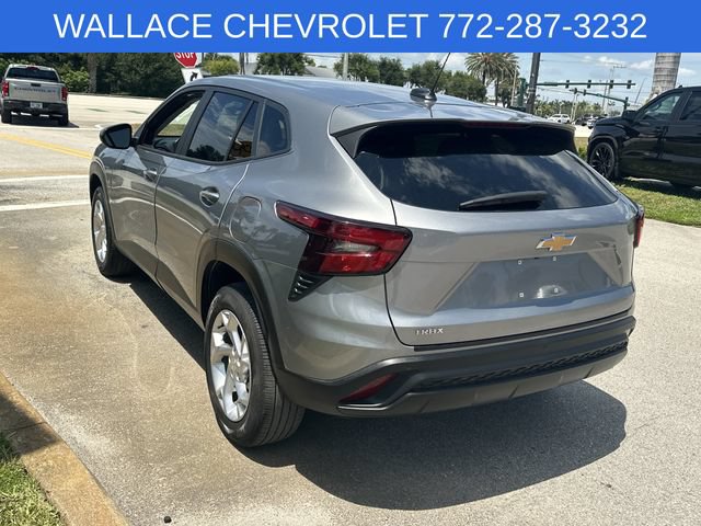 Used 2024 Chevrolet Trax LS w/ LS Convenience Package FWD image 8