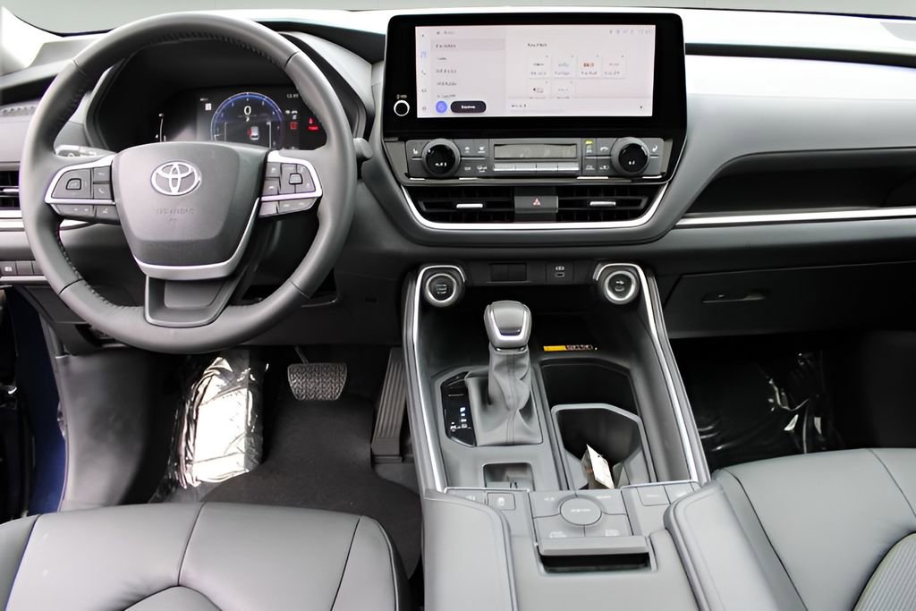 Certified 2024 Toyota Grand Highlander XLE image 9