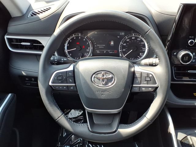 Used 2026 Toyota Highlander XLE AWD/4WD image 14