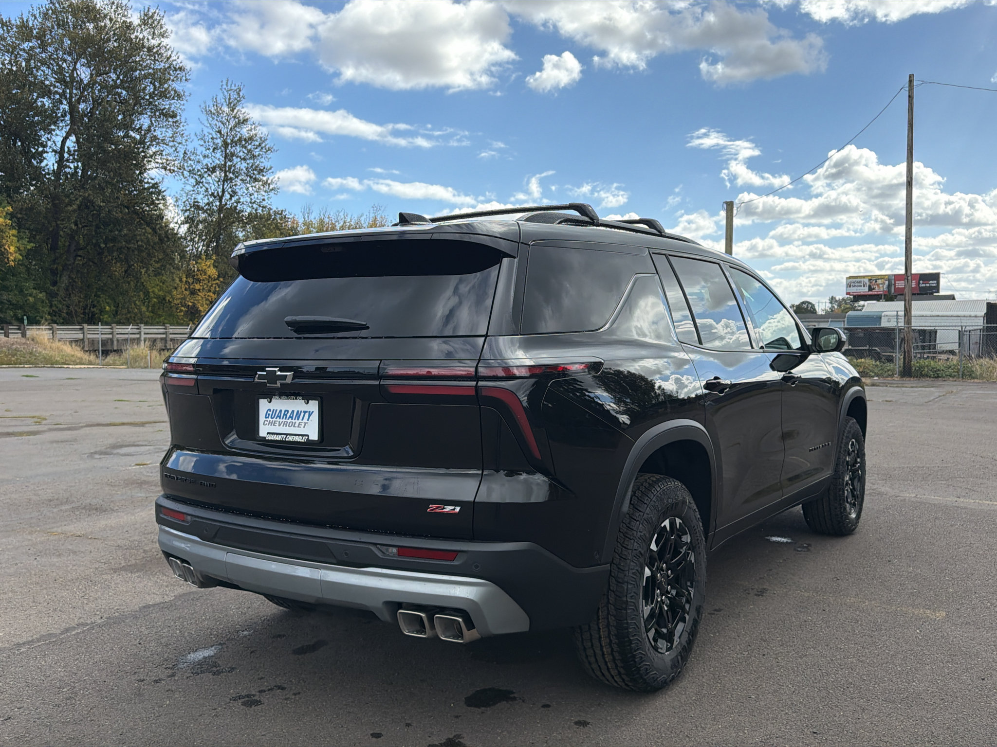 New 2027 Chevrolet Traverse Z71 w/ Enhanced Driving Package AWD/4WD image 10