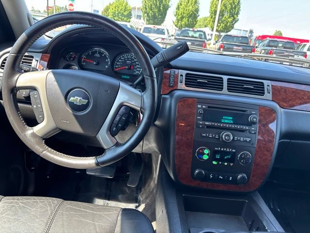 Used 2014 Chevrolet Suburban LT AWD/4WD image 17