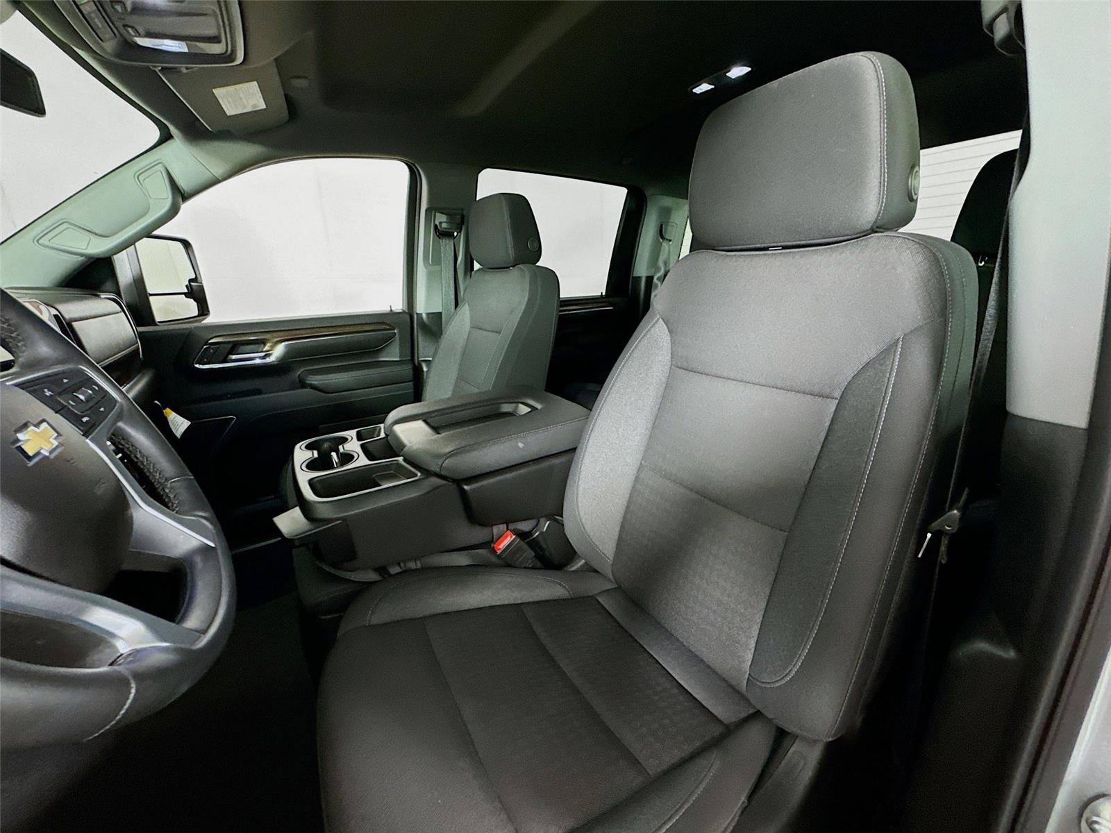 Used 2024 Chevrolet Silverado 2500 LT w/ Convenience Package image 16