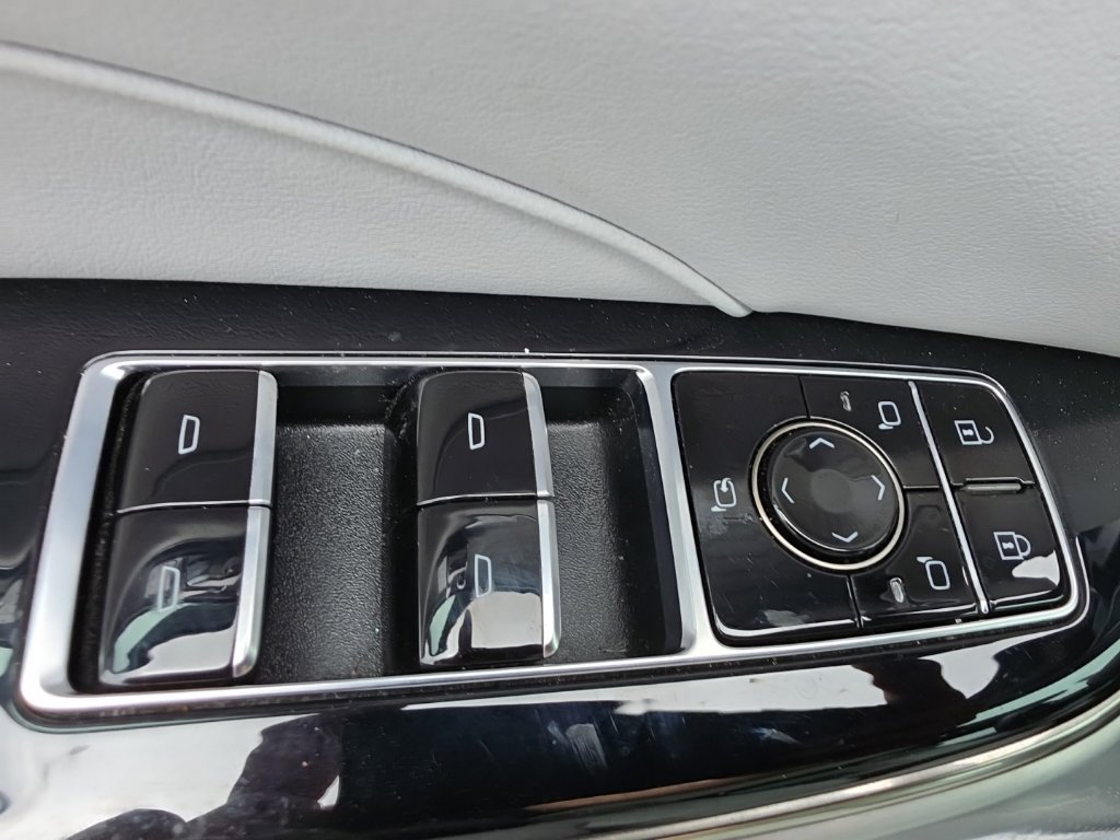 Used 2023 Cadillac Lyriq 2WD image 16