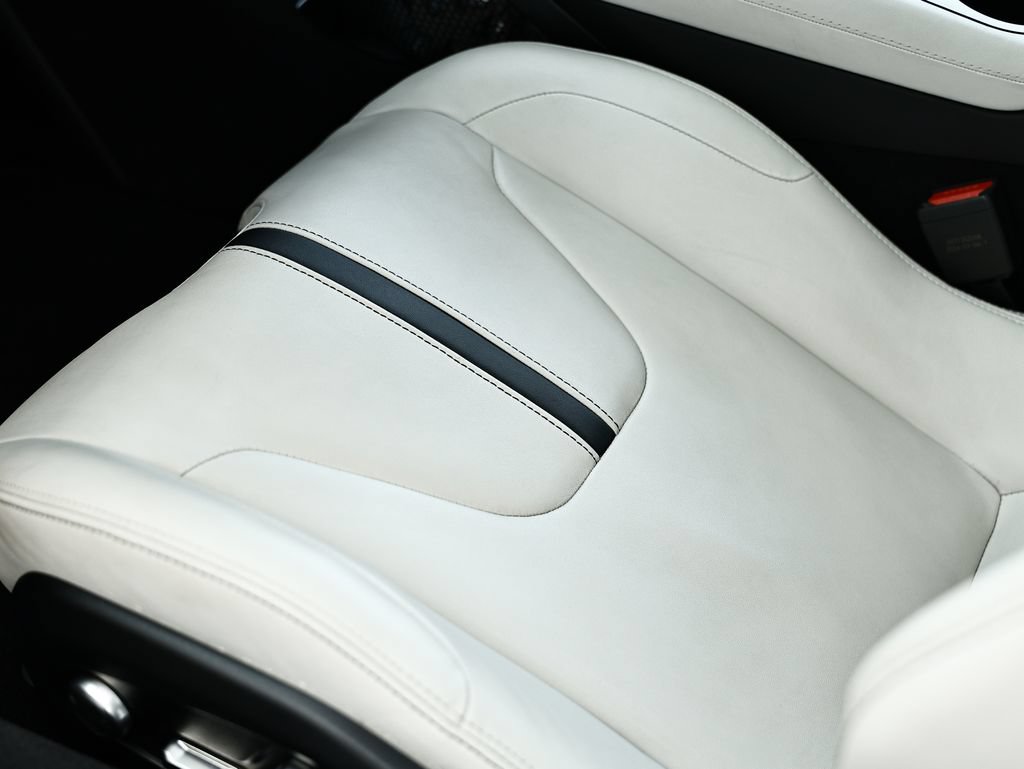 Used 2025 Lotus Emira RWD image 33